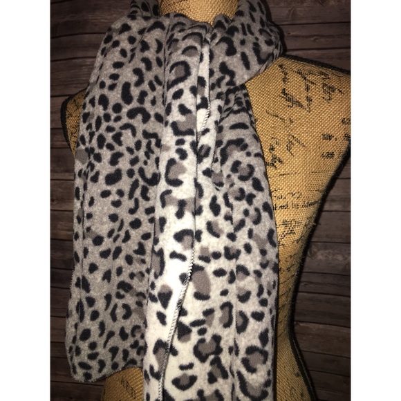 🧣Animal Print Scarf - Picture 4 of 4